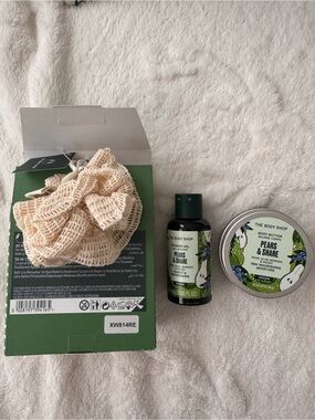 The Body Shop Pears & Share Shower Gel & Body Butter Gift Set